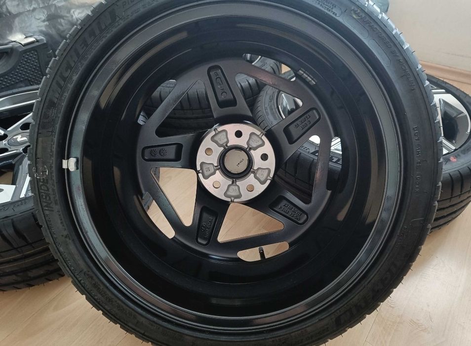Hyundai N-line 18-ки джанти с гуми 225 40 18 Michelin