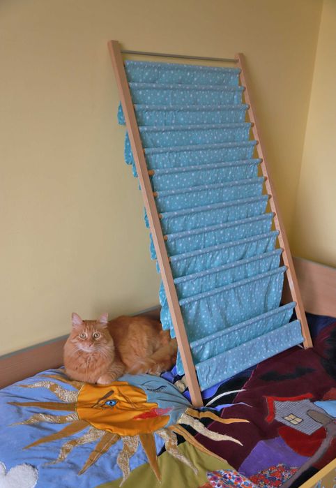 Ръчно изработена етажерка/библиотека за детски книги в два размера