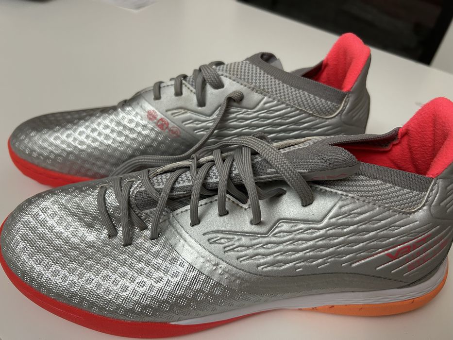 Ghete Fotbal VIRALTO III 3D AIR MESH TF Teren sintetic Gri Adulți