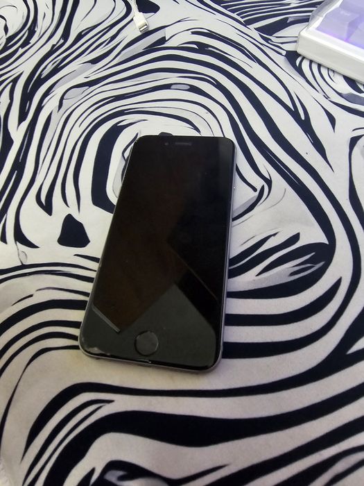 iPhone 6 в хорошем состоянии