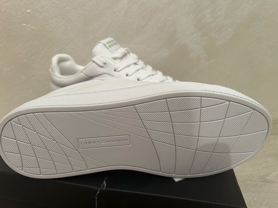 Нови кецове Tommy Hilfiger 38н