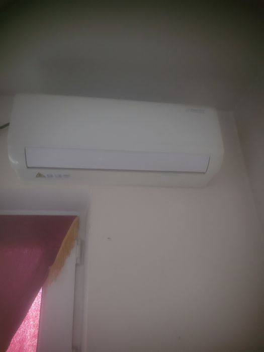 Кондиционер б/у AUX 12 инвертор