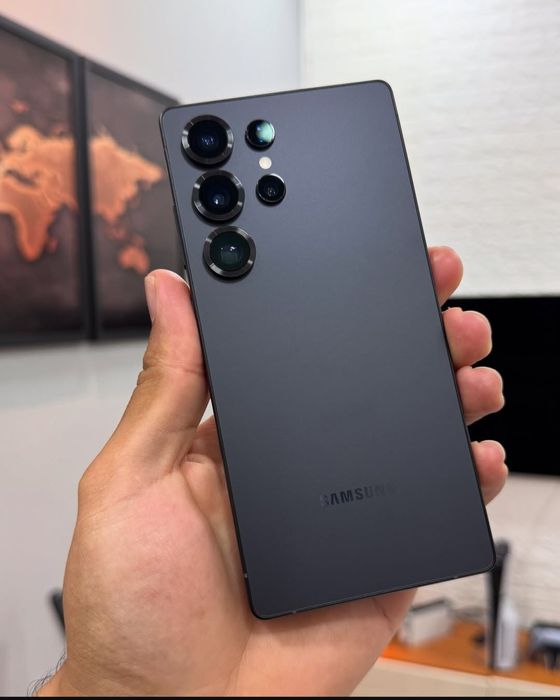 Срочно Samsung s25 Ultra 256gb Телефон идеальном состояние