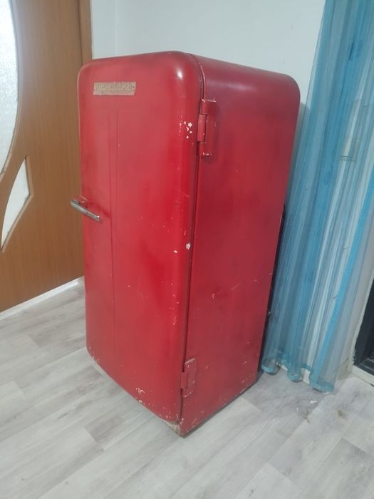 Продам холодильник СССР