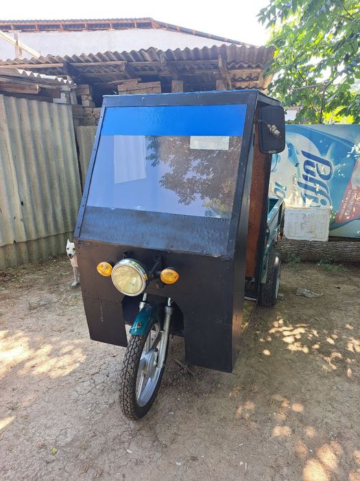 Грузовой мотороллер