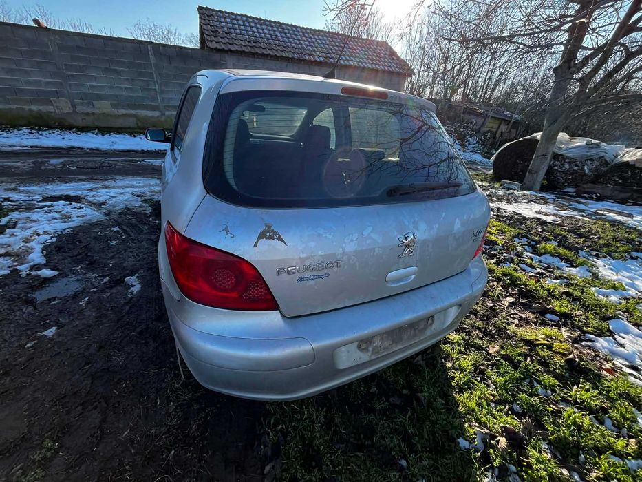 Продавам Peugeot 307 на части.