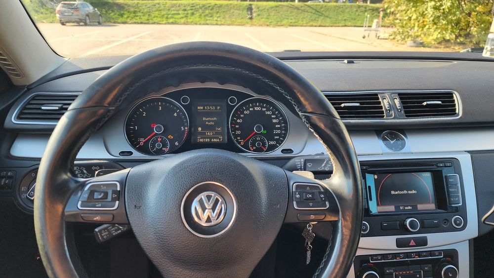 VOLKSWAGEN Passat 2011 — imagine 3