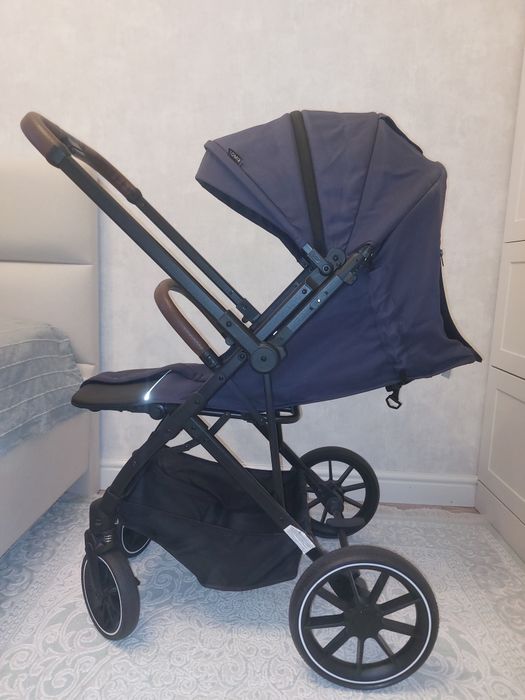 Детская прогулочная коляска