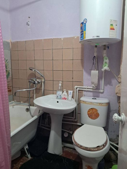 Прадаётся 2х 8микрарайоне хорошая места положения