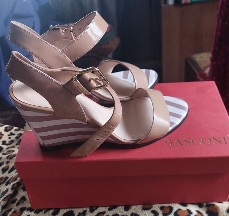 Босоножки Basconi, 39 размер, новые