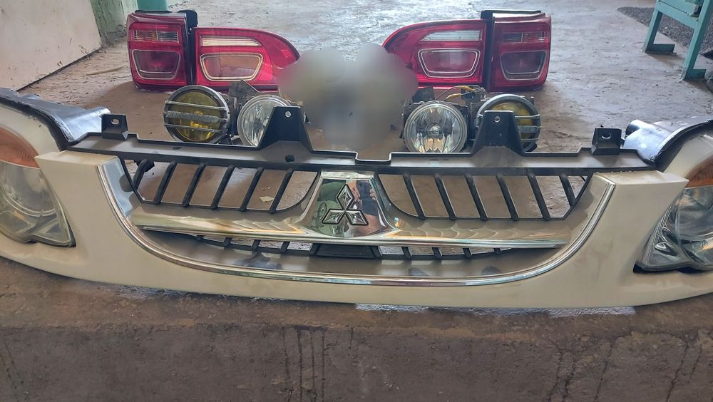 Делика булка фары