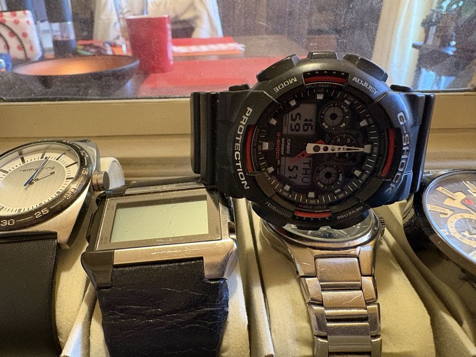 Продавам 7 часовника комплект