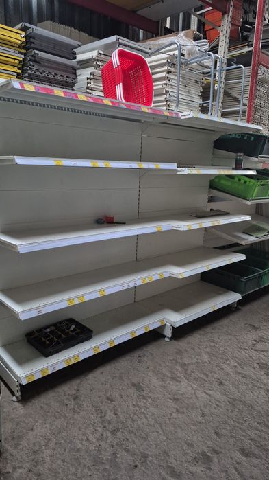 Витрина  полька.