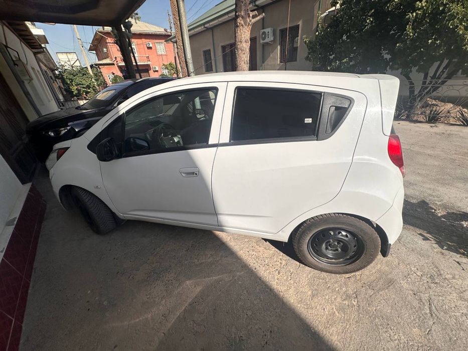 Спарк срочни сотилади