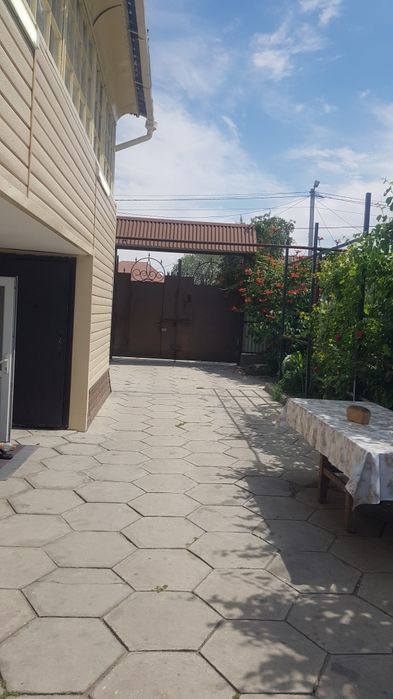 Продам 2-х этажный ДОМ