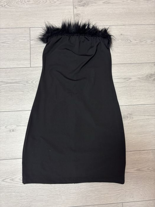 Официални рокли.