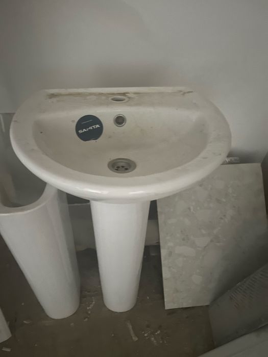 Ванна , раковина с тюльпаном