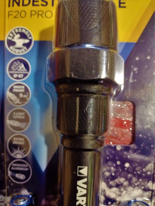 Неразрушим фенер VARTA Indestructible PRO