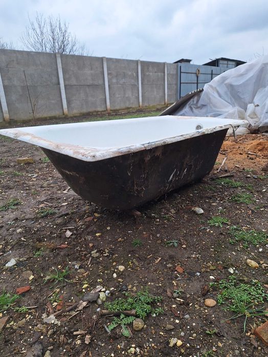 vand vana de fonta stare buna