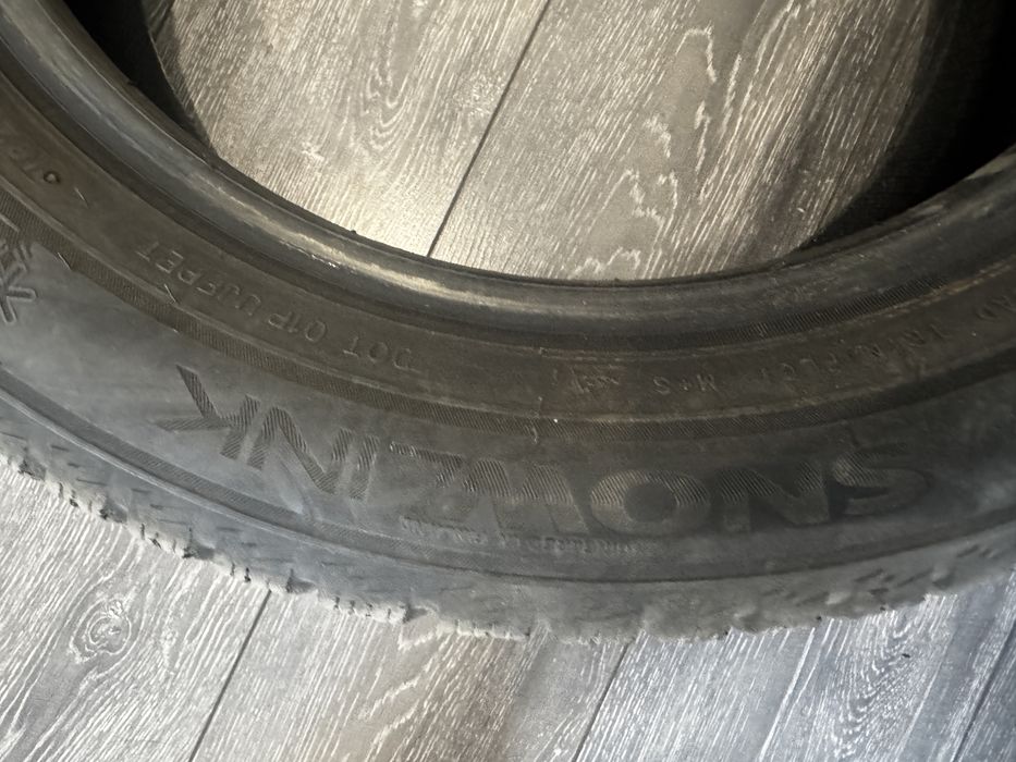 Зимние шины 215/55R17 98R