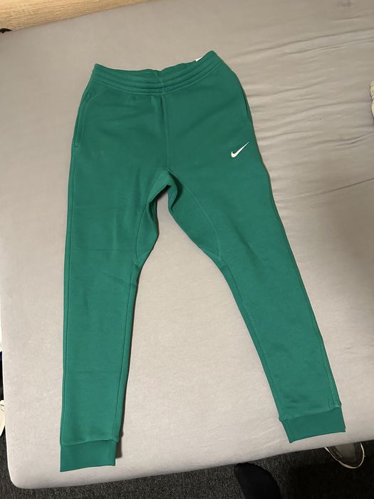 Чисто ново долнище Nike