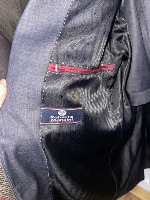 Новый классический костюм  от Roberto Mancini