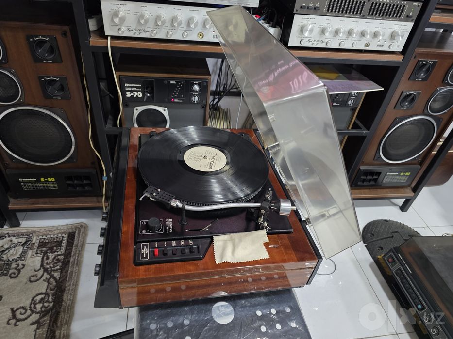 Продам проигрыватель пластинок "Вега-108"