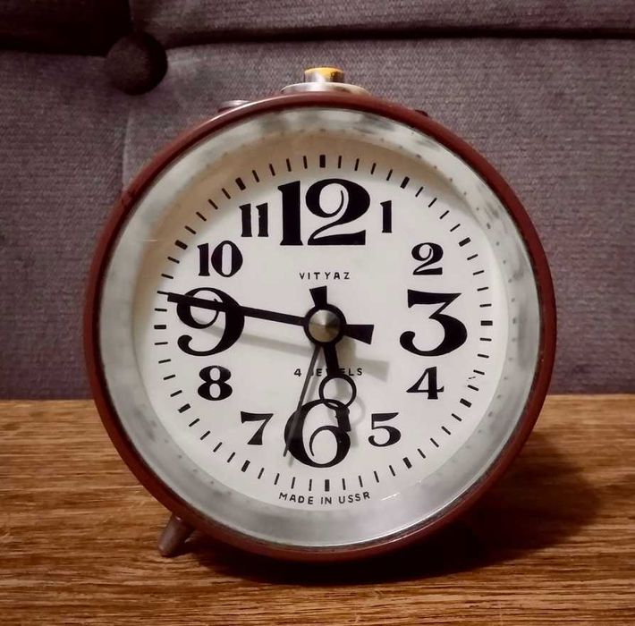Антикварный механический будильник «Витязь» (СССР), полностью рабочий