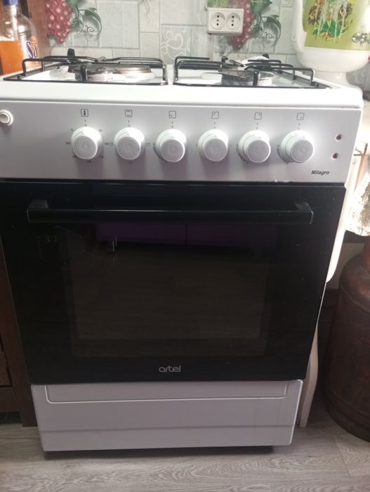 ПродамГазплиту Artel с газ балоном