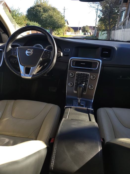 VOLVO S60 2011 — imagine 5