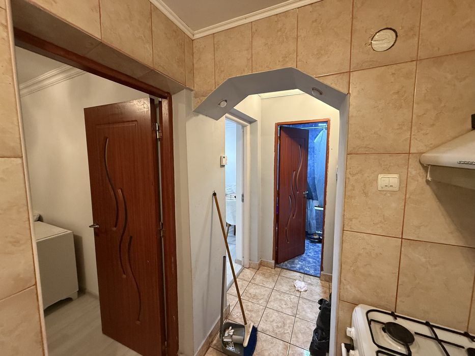 Se vinde apartament parter cu 2 camere mobilat  utilat