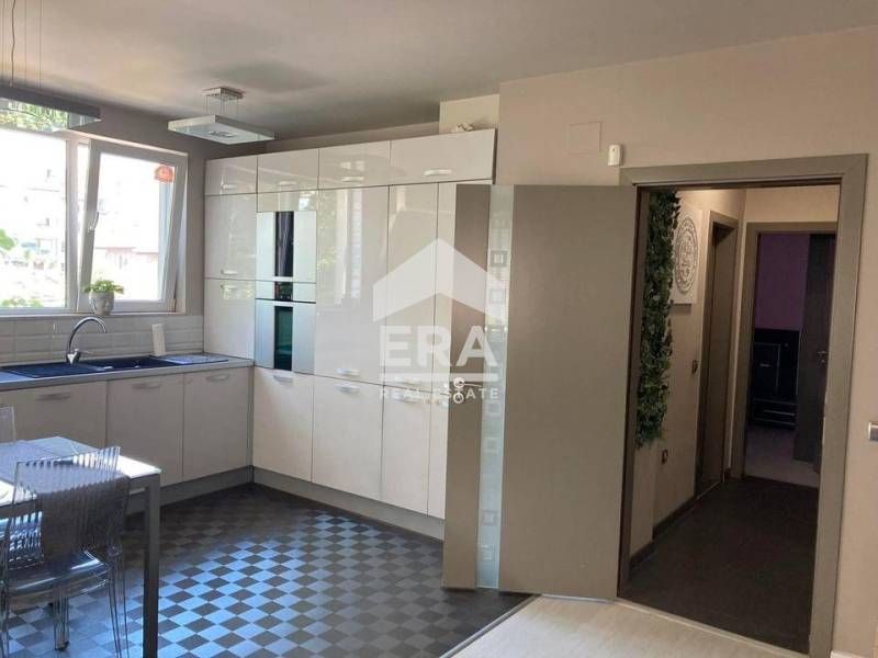 Продава се Тристаен апартамент в Варна, Погреби - 103 кв.м за 1797 €/кв.м - Снимка #3