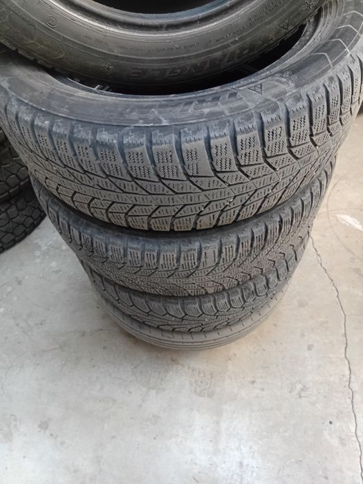Продам комплект зимних шин