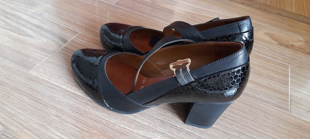 Женская обувь туфли