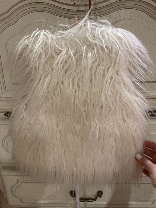 Жилетка для девочки. На 4-5 лет.