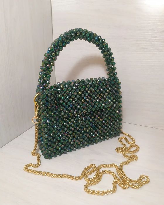 Продаются сумки из бус