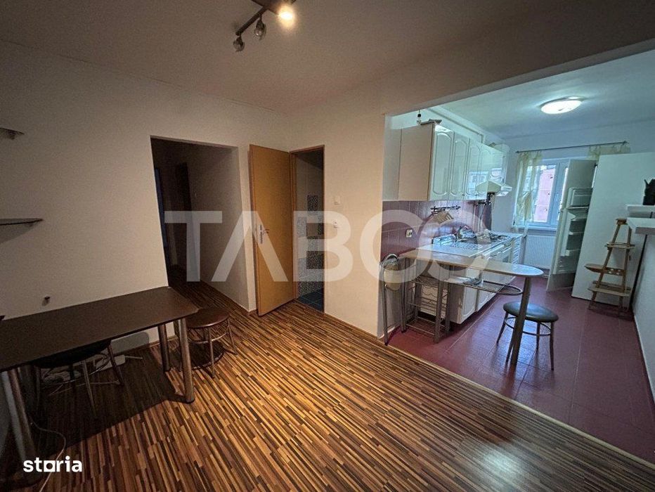 Apartament spatios cu 3 camere si 2 bai in Vasile Aaron