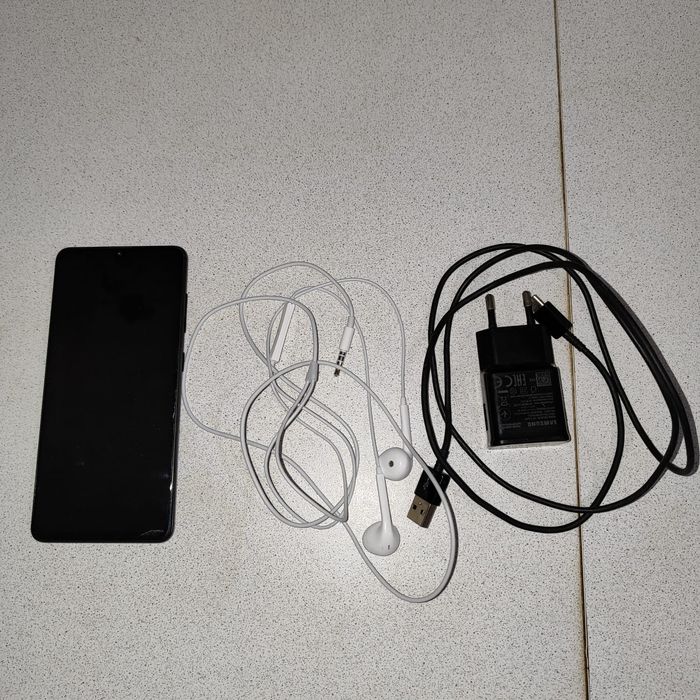 Samsung A41 телефон