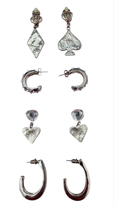 Set 4 perechi cercei aurii – simboluri cărți de joc, perle și cercuri