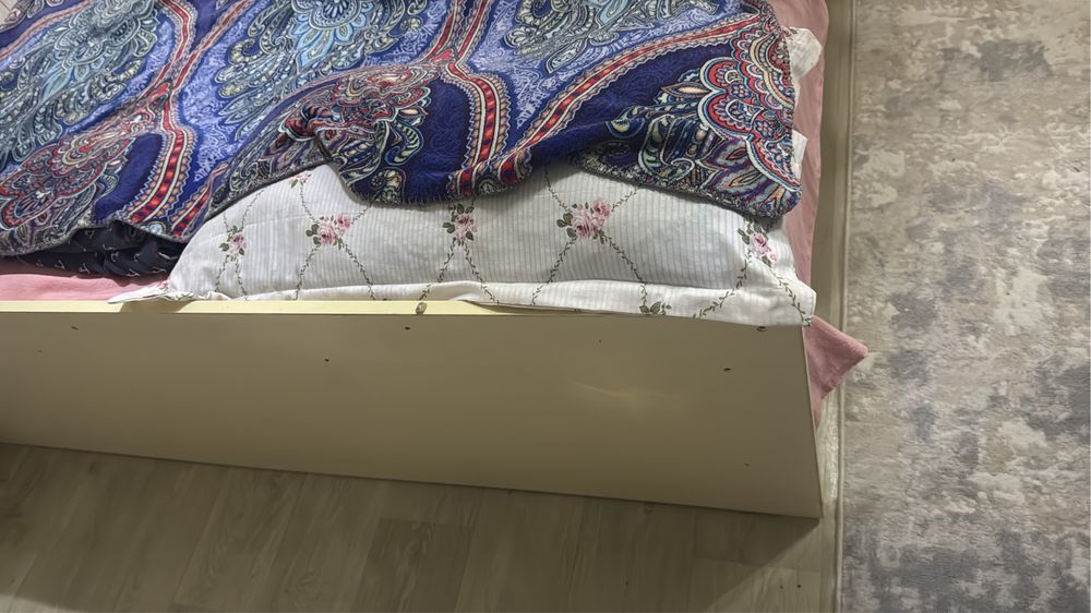 продаю шкаф и кровать