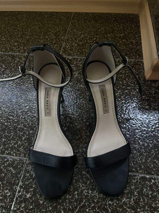 Токчета Bershka, Zara