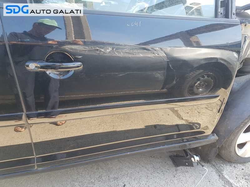 Usa Usi Portiera Portiere Fata Dreapta cu DEFECT VW Touran 2003 - 2007 Cod Culoare LO41