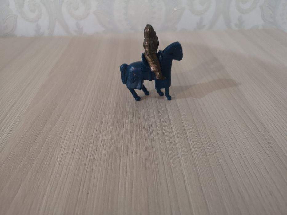 Медный всадник от Киндер