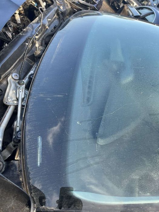 Преден прозорец за Skoda Scala 2020год с камерс за следене на линия