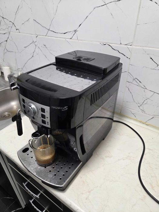Espressor Automat DeLonghi Magnifica S ECAM 22.110.B Aparat cu Cafea Boabe