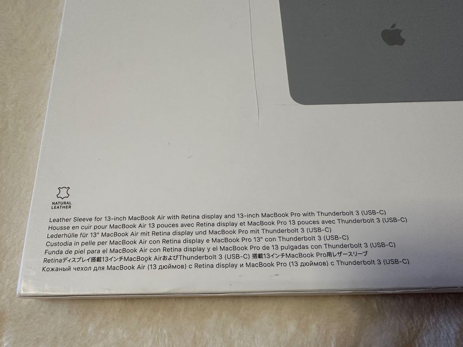 MacBook Air and MacBook Pro (13-inch)?Leather Sleeve Midnight Blue