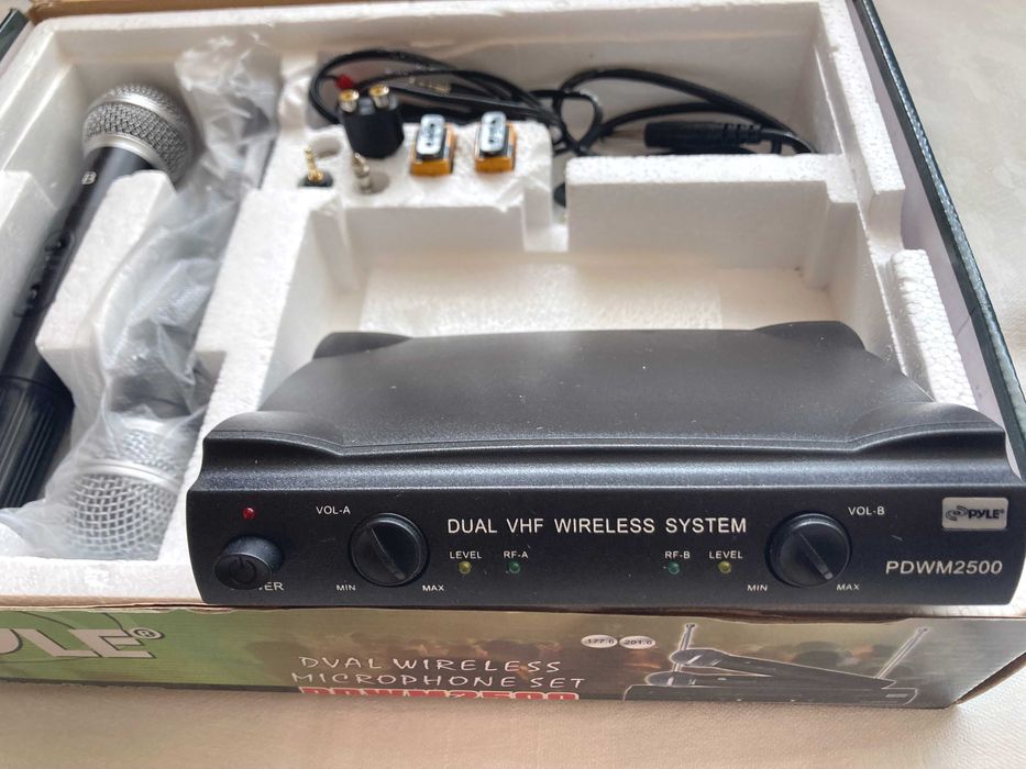 Продавам професионална микрофонна система PYLE PDWM-2500
