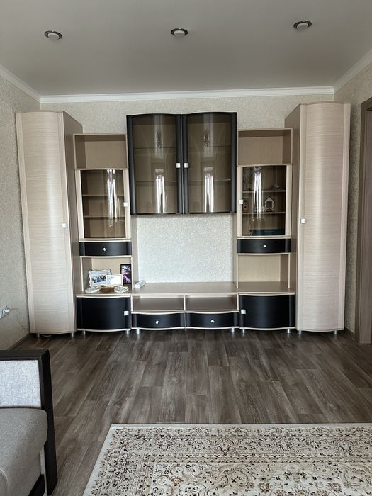 Продам стенку в зал срочно
