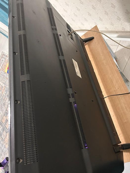 Телевизор AVA с тумбой