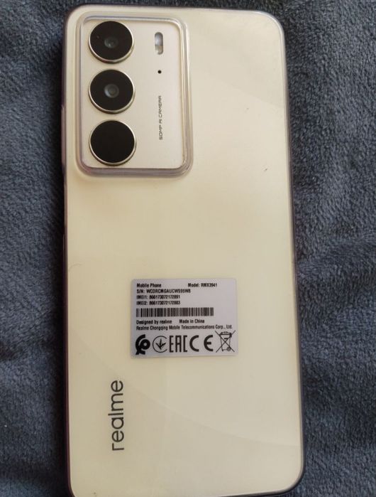 Продам смартфон realme C75